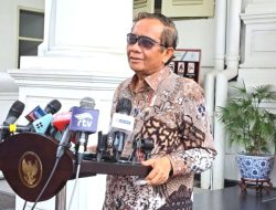 Dapat Info Aliran Dana Korupsi BTS ke 3 Partai, Mahfud: Saya Anggap Gosip Politik dan Lapor ke Presiden