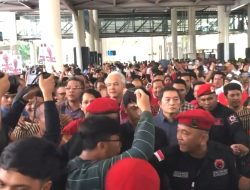 Ganjar Tiba di Kualanamu, Teriakan Ganjar Presiden Menggema