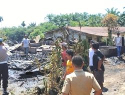 Rumah Kosong Hangus Terbakar di Siantar Martoba