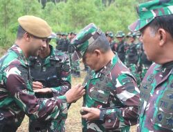Pangdam I/BB Terima Brevet Kehormatan ‘The Gunner  Armed’ TNI AD
