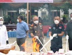 Kejari Deliserdang Musnahkan Barang Bukti Narkoba dan Rokok Ilegal