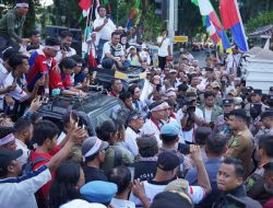 Horas Bangso Batak Aksi Damai di Depan Kantor Wali Kota, Dukung Ketegasan Bobby Berantas Begal