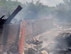 Dua Rumah Hangus Terbakar di Sonomartani Labura
