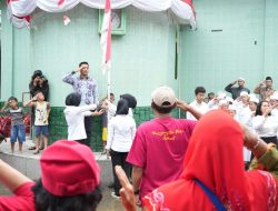Semangat Warga Kampung Aur Gelar Upacara HUT Ke 78 Kemerdekaan RI Ditengah Banjir