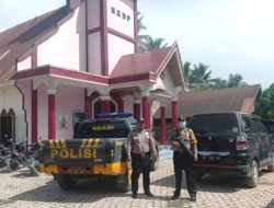 Personil Polsek Air Joman Giat Patroli dan Pengamanan Gereja