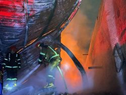 Gudang Indomarko di Kelurahan Bantan Medan Tembung, Terbakar