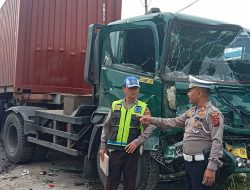 Lakalantas Dump Truk dengan  Tronton di Sergai, 1 Luka-luka