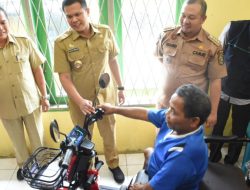 Wabup Sergai Serahkan Bantuan Kemensos RI Bagi Penyandang Disabilitas