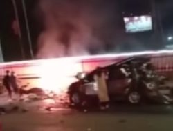 Diduga Rem Blong, Truk Seruduk Sejumlah Kenderaan di Exit Tol Bawen Semarang