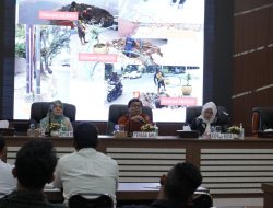 Kesemrawutan Kabel Telekomunikasi Rusak Keindahan Kota dan Ancam Keselamatan Warga