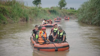 Pastikan Progres Pengerjaan, Bobby Nasution Bersama Pangdam I/BB Susuri Sungai Deli