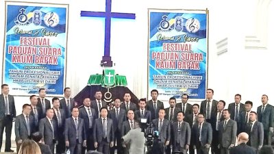 Juara 1 Festival Paduan Suara Kaum Bapak se Distrik VI Dairi Diraih HKBP Ressort Sidikalang
