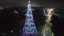 Pohon Natal Tertinggi di Asia Tenggara Menghiasi Kota Pematang Siantar