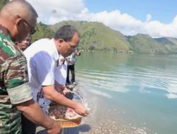 Ibadah Arwah dan Tabur Bunga di Lokasi Bencana Penuh Haru Diwarnai Isak Tangis