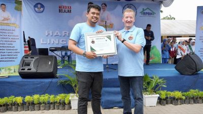 Bobby Nasution Dinobatkan Pelopor Peduli Lingkungan Hidup dari Plant and Care for Peace Finlandia