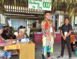 Tarik Minat Pemilih, Petugas KPPS di Pagarmerbau Berkostum Kuda Lumping