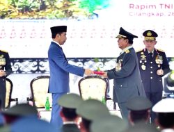 Presiden Jokowi Sampaikan Penganugerahan Pangkat Istimewa Prabowo