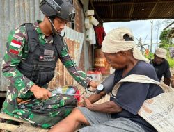 Satgas Pamtas Statis RI-PNG Yonif 111/KB Beri Pelayanan Kesehatan Gratis di Perbatasan