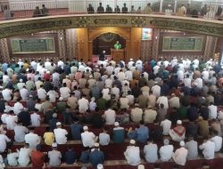 Sambut Idulfitri, Bupati dan Wabup Sergai Tunaikan Salat Ied di Masjid Agung