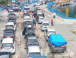 H+1 Lebaran, Pelabuhan Ferry Jurusan Tigaras-Simanindo Dipadati Penumpang