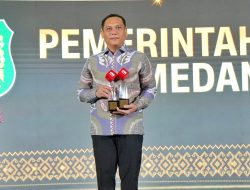 Wali Kota Medan Raih Dua Penghargaan di Ajang CNN Indonesia Awards 2024