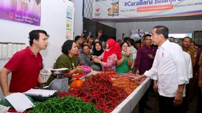 Kunjungi Pasar Delimas Lubukpakam, Presiden Jokowi Cek Harga Pangan dan Pamit ke Warga