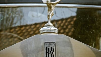 Era Kendaraan Listrik: Rolls-Royce Garap Sedan dan SUV Berteknologi Listrik