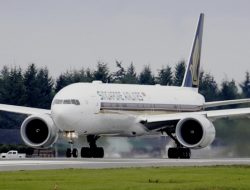 Kaca Retak di Udara, Pesawat Singapore Airlines Terpaksa Mendarat Darurat