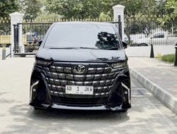 Jelang Kepulangan Jokowi ke Solo, Alphard Khusus Sudah Siap di Istana