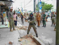 Menyalahi Aturan, Sejumlah Ruko Tempat Usaha di Kecamatan Medan Petisah Ditertibkan