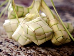 Ketupat dalam Tradisi Jawa: Sejarah 500 Tahun dan Maknanya
