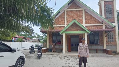 Polsek Bandar Khalipah Intensifkan Pengamanan Gereja Saat Ibadah Minggu