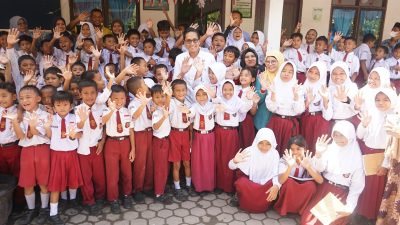 Kala Siswa SD Sampaikan Keinginannya Menjadi Wali Kota Dihadapan Rico Waas