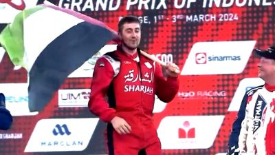Pembalap Rusty Wyatt Menangi Grand Prix Indonesia F1H20 di Danau Toba