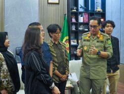 Rico Waas Dukung Komunitas Medan Teater Tampil di Festival Teater Sumatra III