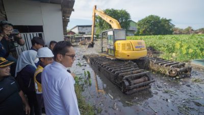 Pimpin Normalisasi Parit Gonggong, Rico Waas Optimis Genangan Air di Seputaran Simpang Kantor Dapat Teratasi