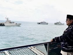 TNI AL Unjuk Kekuatan Laut di Teluk Jakarta, Presiden Prabowo Turut Menyaksikan