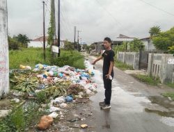 Warga Tanjung Gusta Resah, Jalan Kelapa II Dipenuhi Tumpukan Sampah Busuk