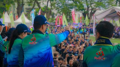 Api Porkot Berkobar, Rico Waas Beri Semangat Atlet Yang Akan Bertanding