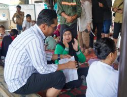 Rico Waas Kunjungi dan Salurkan Bantuan Logistik untuk Pengungsi Banjir