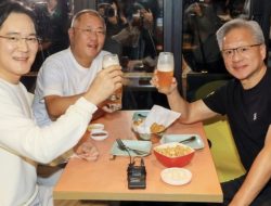 Heboh! Trio Fantastis Rp3.200 Triliun, Satu Restoran Ditraktir Semua
