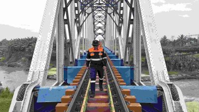 Jelang Nataru, KAI Sumut Ganti Ribuan Bantalan Rel di Jembatan Kereta Api