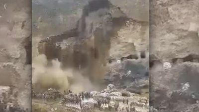 Jembatan Runtuh di Area Tambang, 70 Pekerja Meninggal