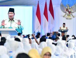 Presiden Prabowo Tinjau Pemanfaatan Papan Interaktif Digital Lewat Dialog Virtual dengan Guru dan Siswa