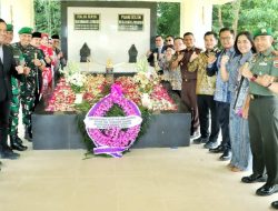 Pemerintah Kabupaten Simalungun Terima Simbol-Simbol Pahlawan Nasional Tuan Rondahaim dari Ahli Waris