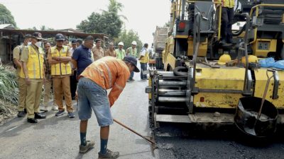 Tinjau Pembangunan Jalan, Bupati Simalungun Ajak Warga Bersama-sama Merawat Infrastruktur