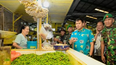 Jelang Nataru, Wabup Sidak Pasar Cek Harga Sembako