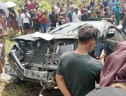 Mobil Fortuner Tertabrak KA di Perlintasan Siumbut-umbut Asahan, Dua Tewas
