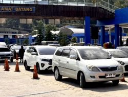 Meski Ramai, Penyeberangan Tigaras-Simanindo Tetap Aman dan Lancar