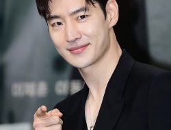 Bintang ‘Taxi Driver’ Lee Je Hoon Donasi Miliaran Rupiah untuk Pasien Kanker